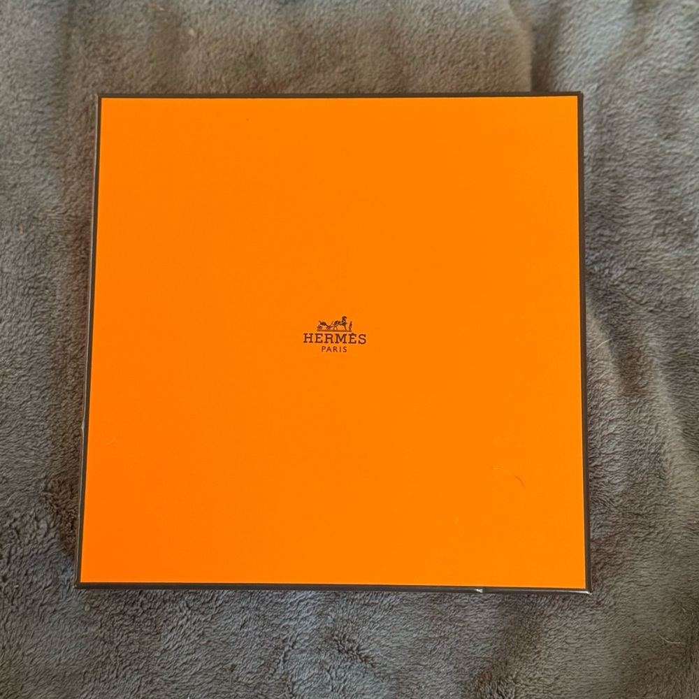 Hermes Box 7.5x7.5”